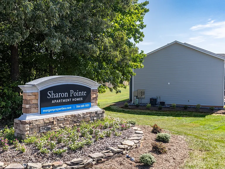 Sharon Pointe Apartment Homes — Photo 18