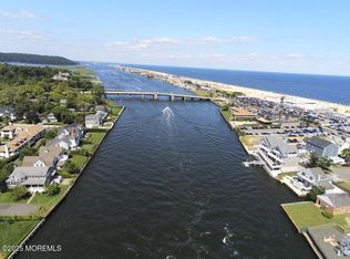 27 Waterman Ave, Rumson, NJ 07760