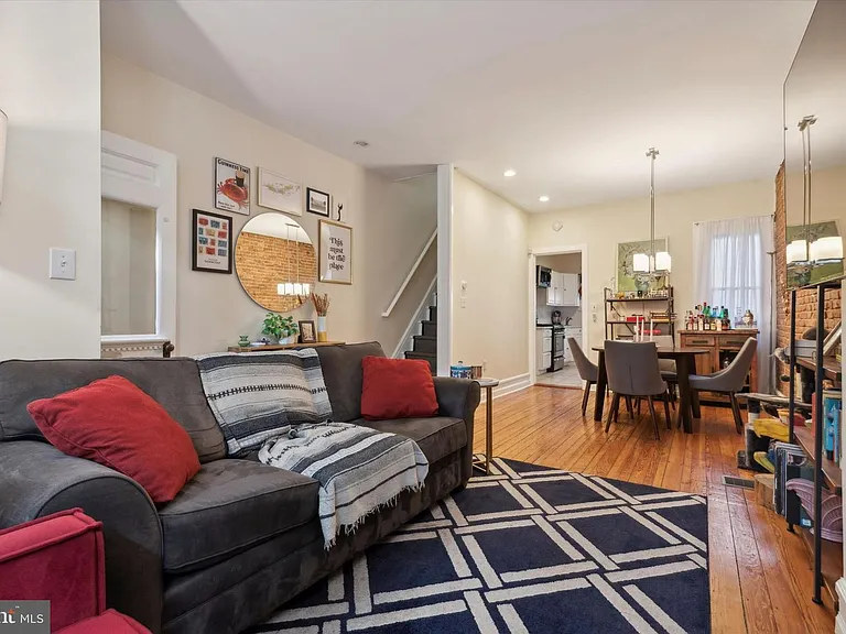 889 N Bucknell St — Photo 6