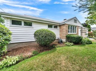 86 Waters View Dr, Wethersfield, CT 06109