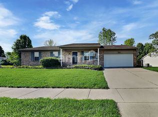 327 Nightwind Dr, Maineville, OH 45039