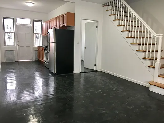 Rented by Lang Realty LLC | media 8