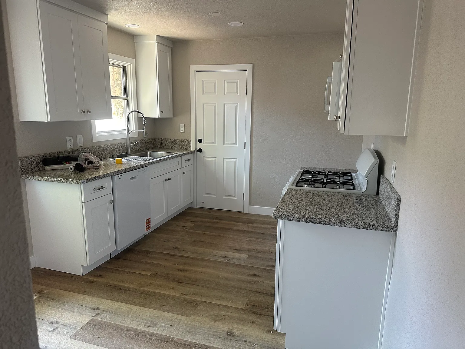 2 bed, 778 sqft, $2,200 — Photo 4