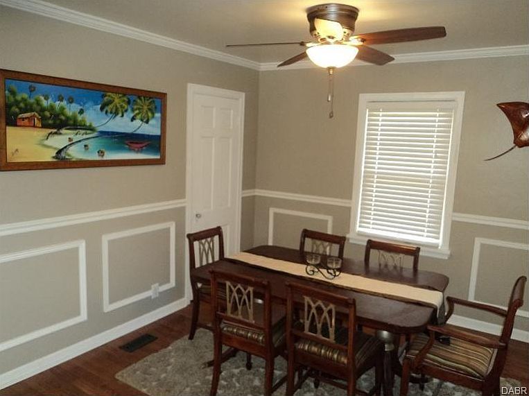 1st image of 929 Broadmoor Dr
