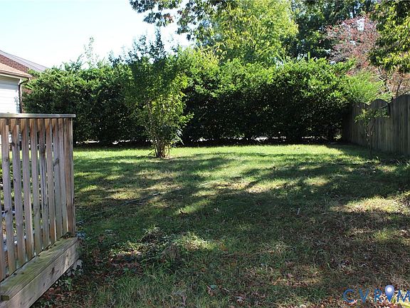 3rd image of 905 Williamsburg Rd