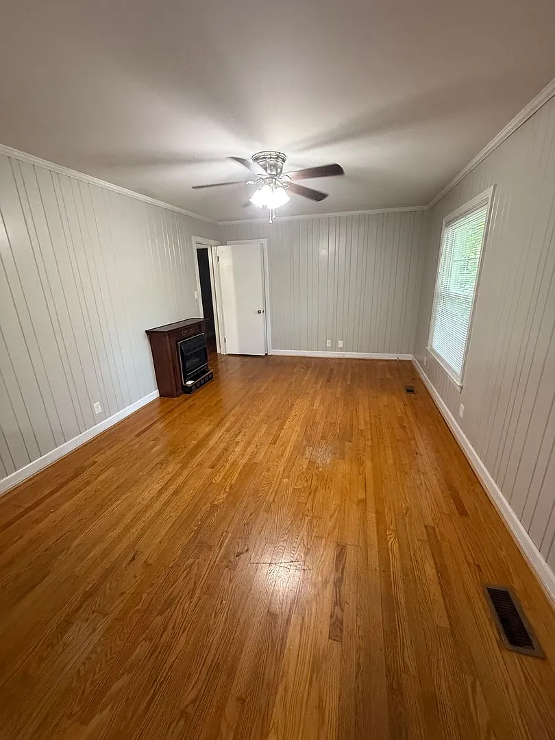 Beautifully updated, white-painted brick home! — Photo 3