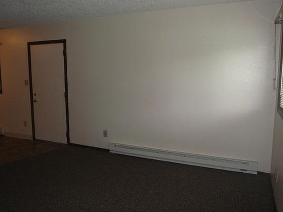 2nd image of 100 Turner Ct APT 3