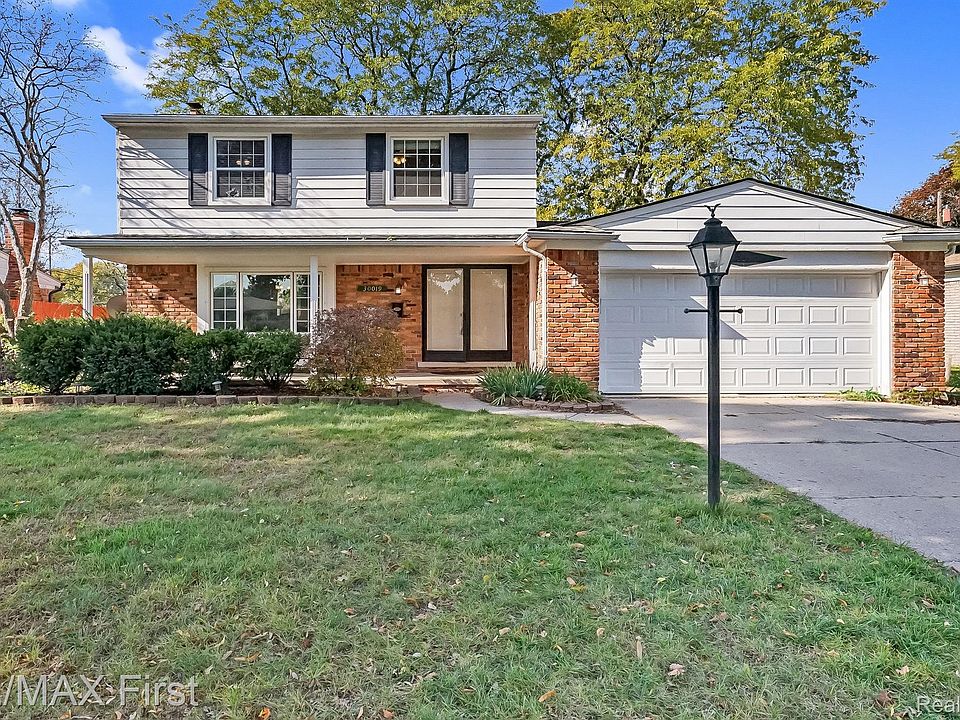 1st image of 30019 Woodhouse Dr