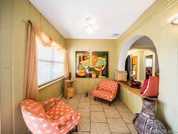 3rd image of 2440 Tarpon Dr