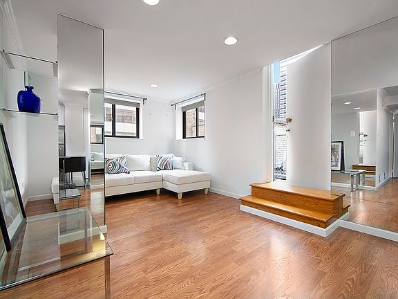 2nd image of 150 W 51st St APT 2124