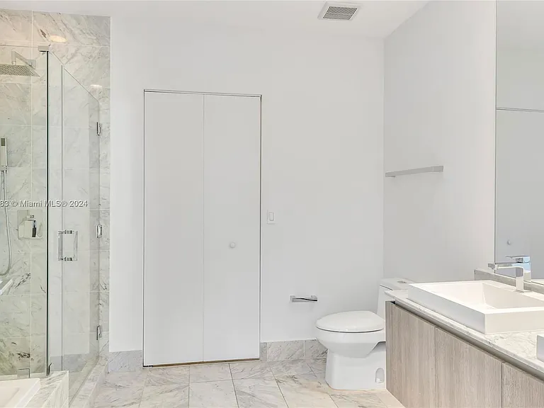 801 S Miami Ave — Photo 8