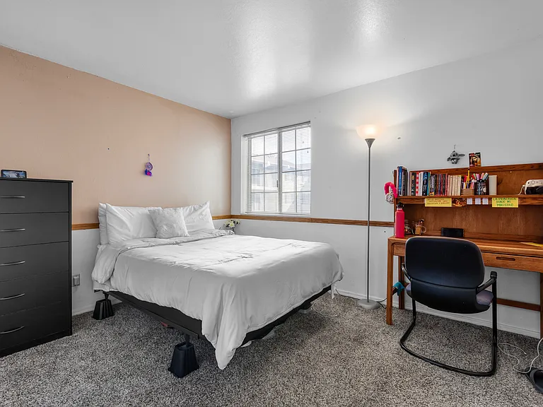718 W 1720 N #225 — Photo 6