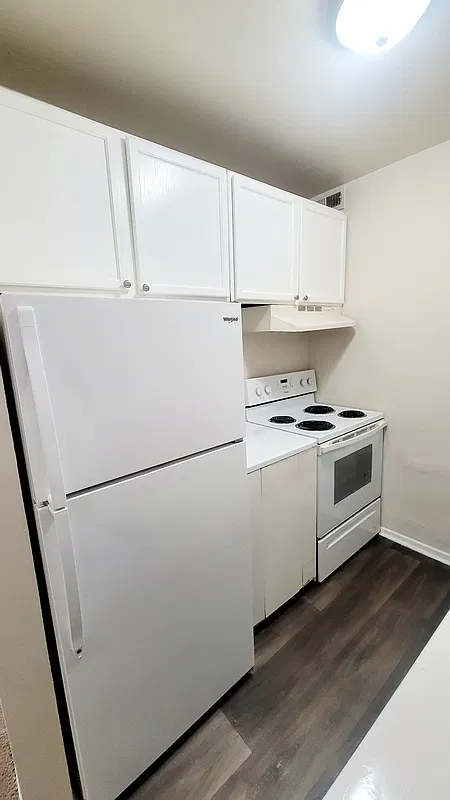 2 bed, 1.0 bath, 800 sqft, $1,095 — Photo 4