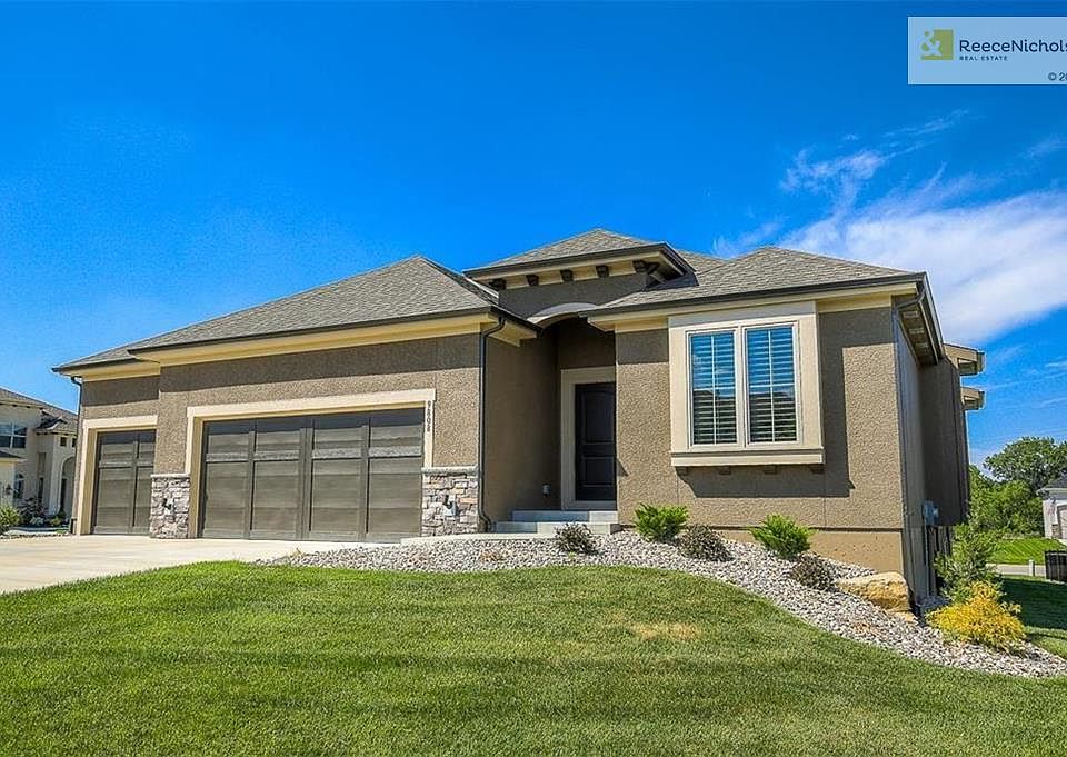 YOUNG REVERSE 1 1/2 STORY HOME***JUST LIKE NEW