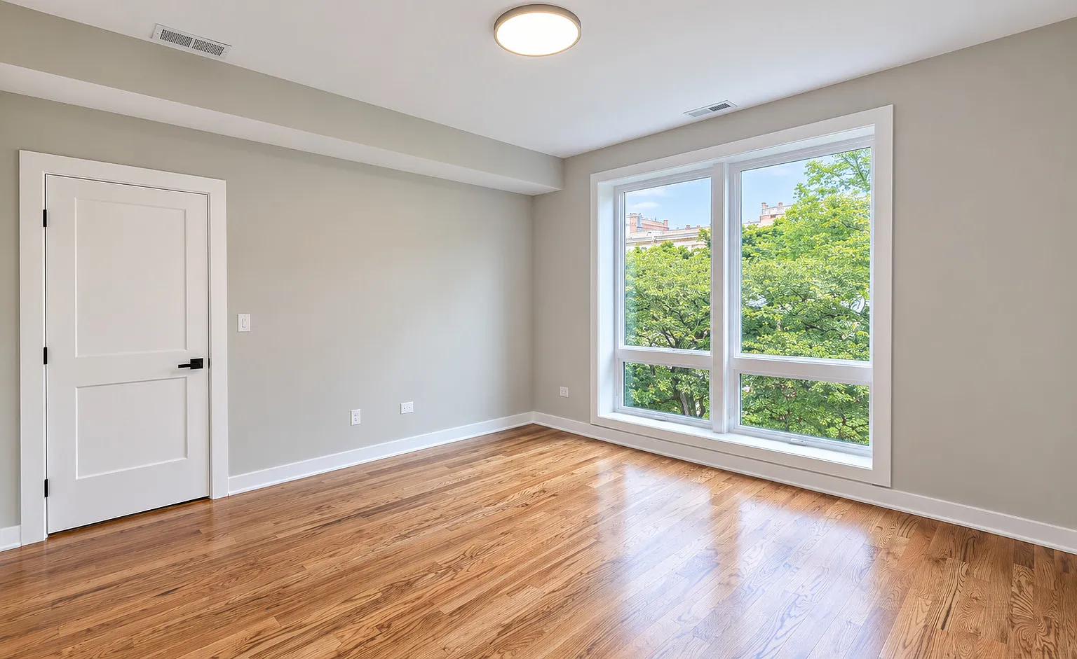 3 bed, 1300 sqft, $2,455 — Photo 2