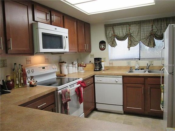 3rd image of 207 N Granada Ct