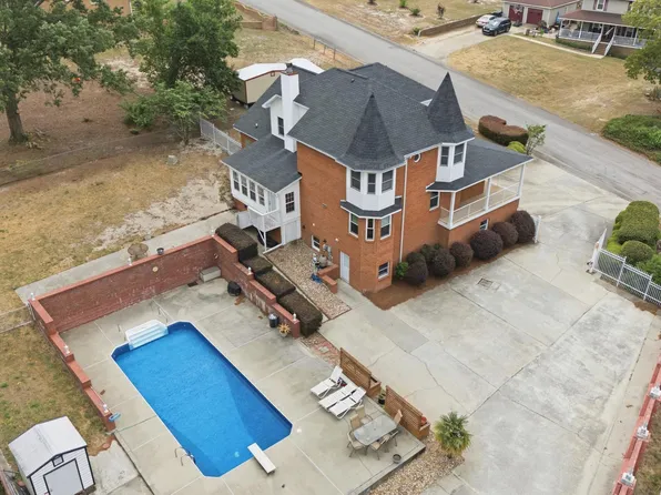 201 Bramblewood Cir, West Columbia, SC 29172