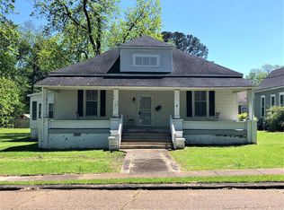 112 Tournament St, West Point, MS 39773