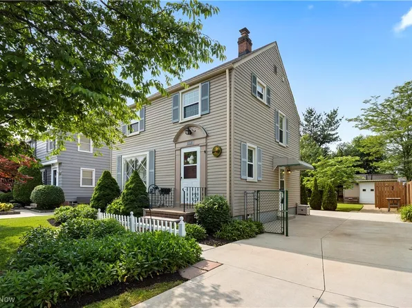 20953 Woodstock Ave, Fairview Park, OH 44126