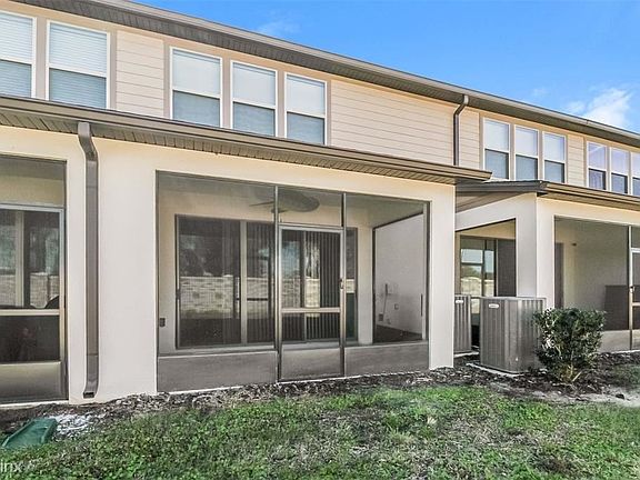 5th image of 1013 Pavia Dr
