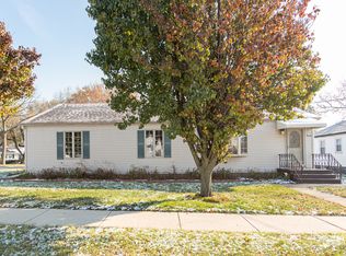 2116 Gaylord Rd, Crest Hill, IL 60403