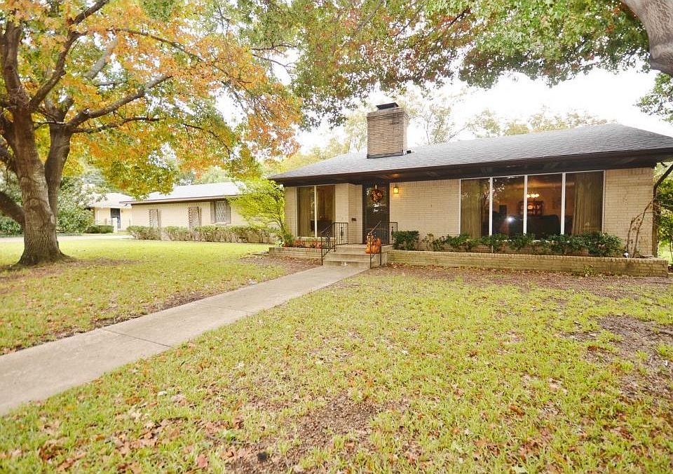 1st image of 405 Clark Ln