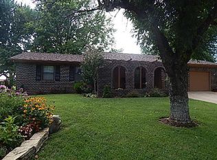 10 Fleetwood Dr, Winfield, KS 67156