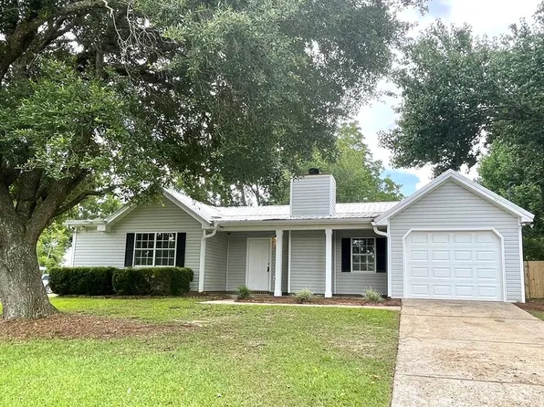 103 Petunia Dr, Taylor, AL 36301