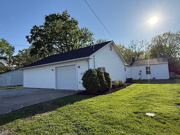 5th image of 1109 Hoy Ave