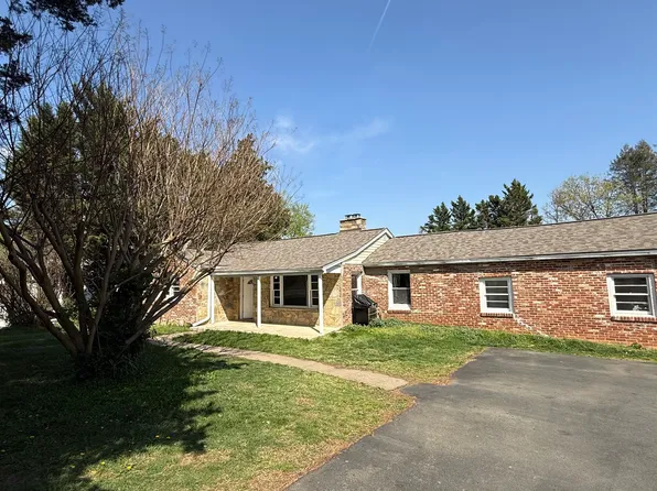 2919 Cedar Ln, Fairfax, VA 22031