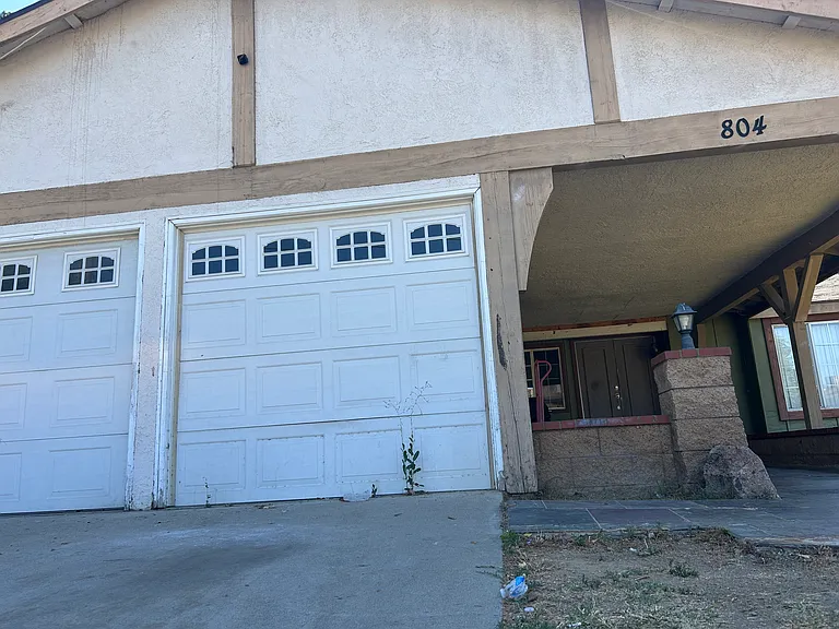 804 Spruce Ave — Photo 2