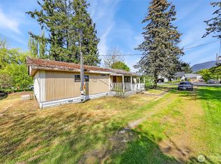 205 W 2nd St, Nooksack, WA 98276