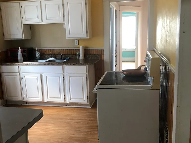 160 Englewood Ave #2 — Photo 9