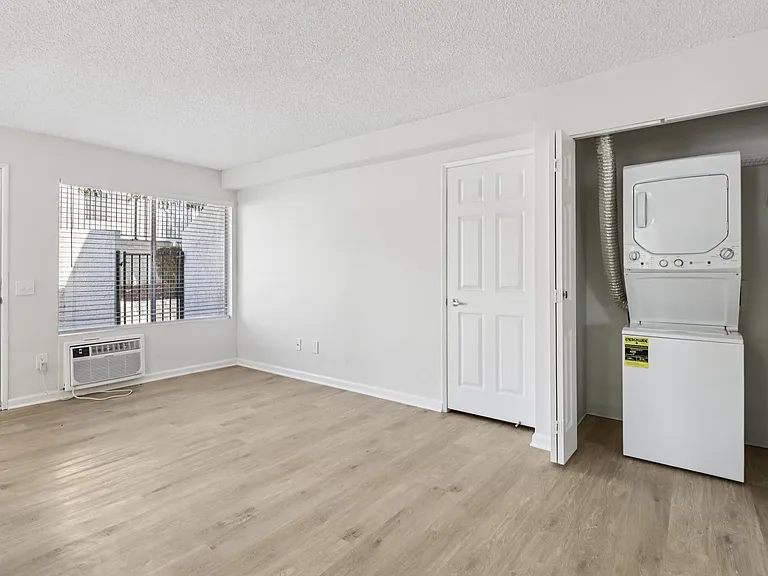 Waterleaf Apartment Homes — Photo 17