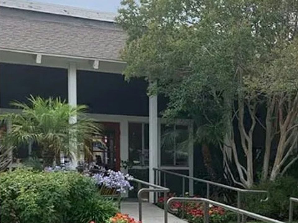 Building Photo 3