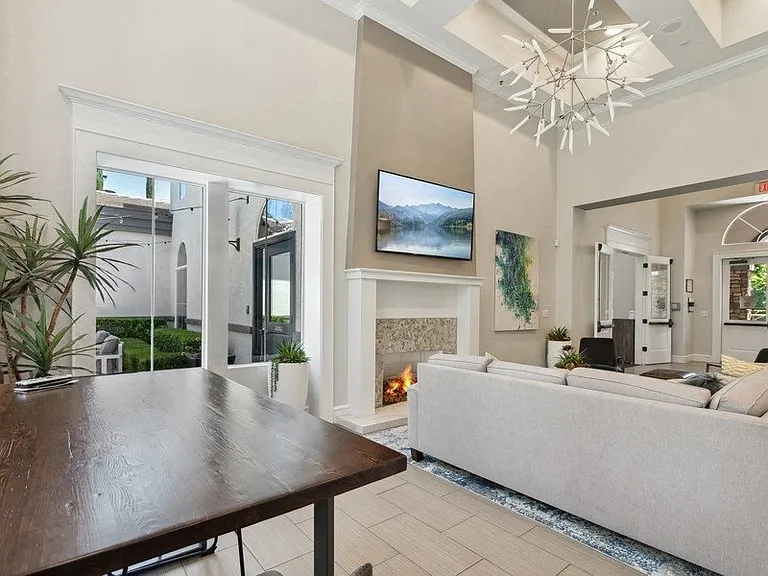 Victoria Arbors Apartment Homes — Photo 18