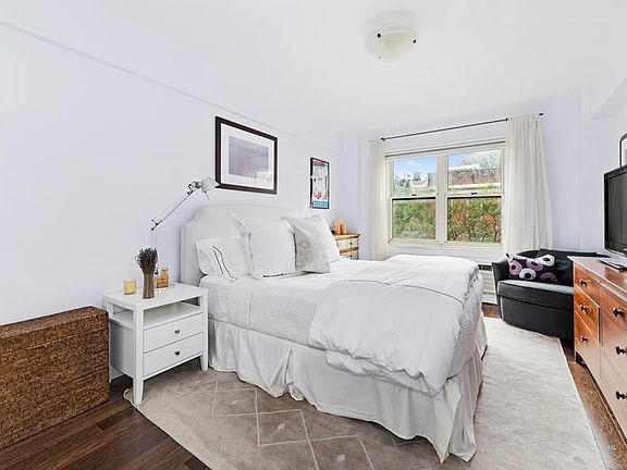 5th image of 45 W 10th St APT 4F