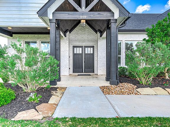 2nd image of 800 Greystone Ln