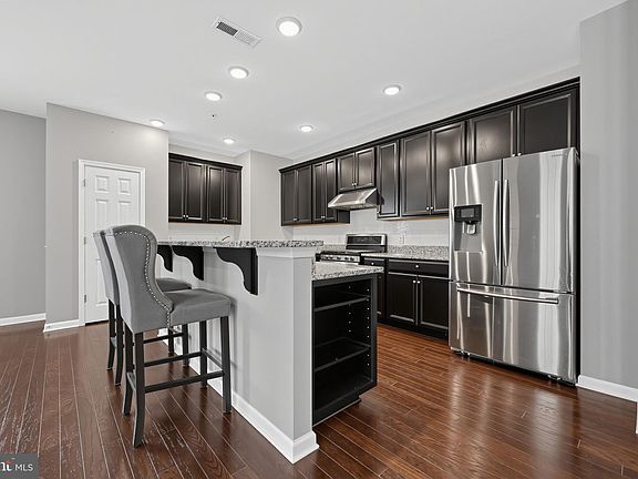 5th image of 710 Sun Valley Ct