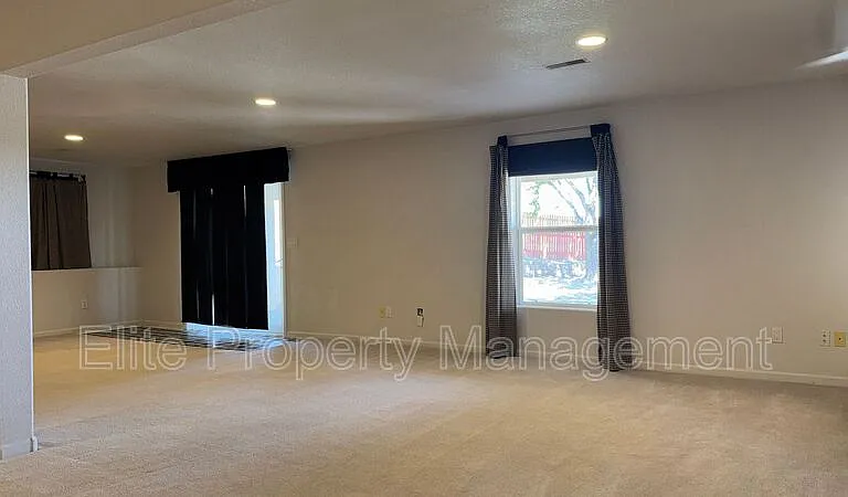 629 W Kenosha Dr — Photo 24