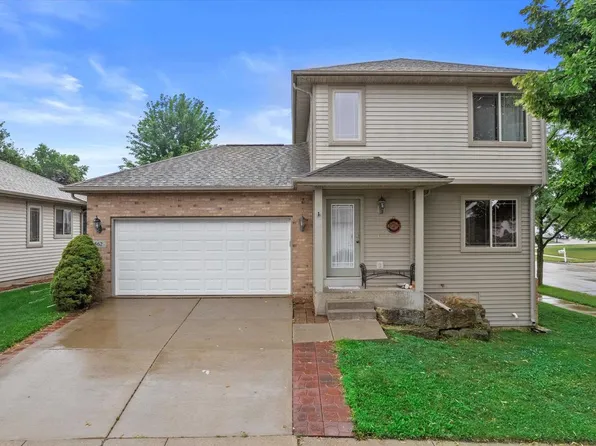 562 Lexington Drive, Oregon, WI 53575