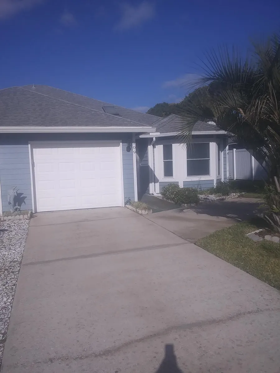 Building Photo - 109 Aruba Ln