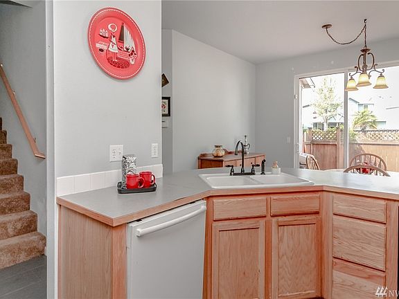 5th image of 2814 6th St SE