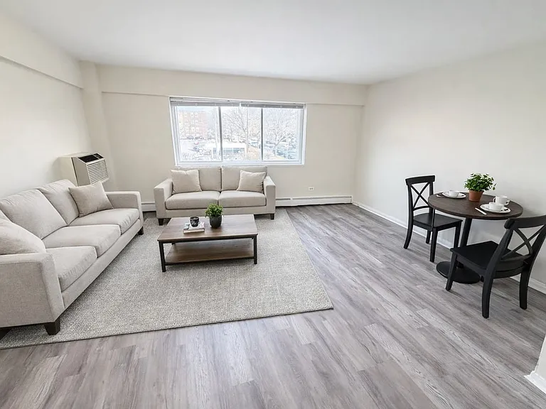 1400 Chicago Ave — Photo 4