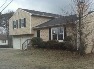 5215 Kinsdale Ln, Stone Mountain, GA 30088