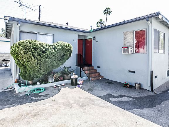 3rd image of 857 Chestnut Ave