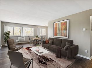 1600 Douglas Dr N APT 302, Minneapolis, MN 55422