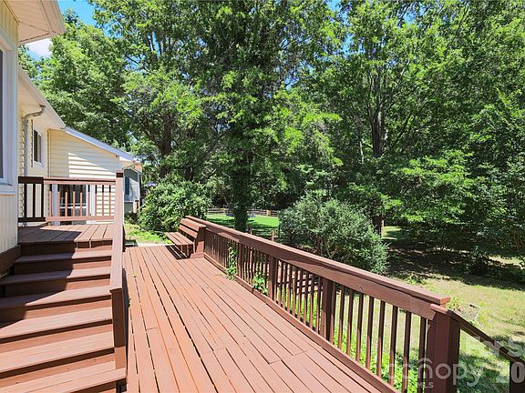 5th image of 21014 Pine Ridge Dr