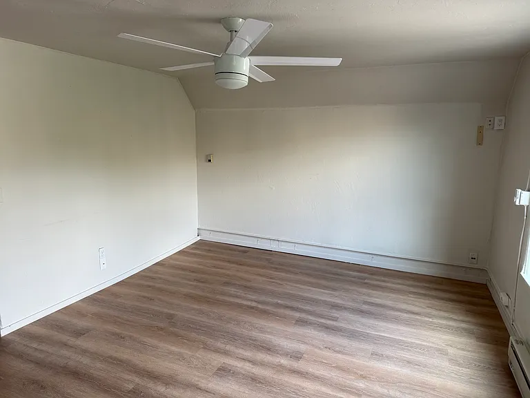 201 Broadway St #4 — Photo 3