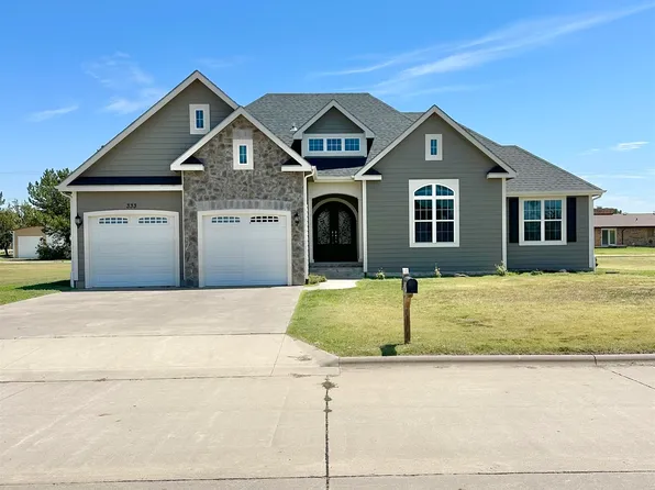 333 Holland St, Russell, KS 67665